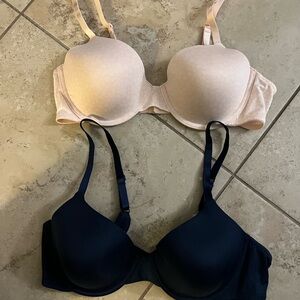 Ellen Tracy Elegant Women's Bra Set - Light Pink and Navy Blue Size 38B